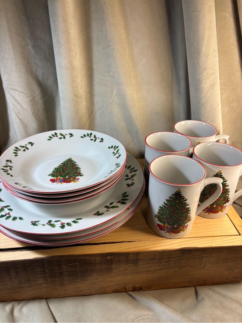 Vintage Festive Christmas Tree Dinnerware Set - Holiday Time